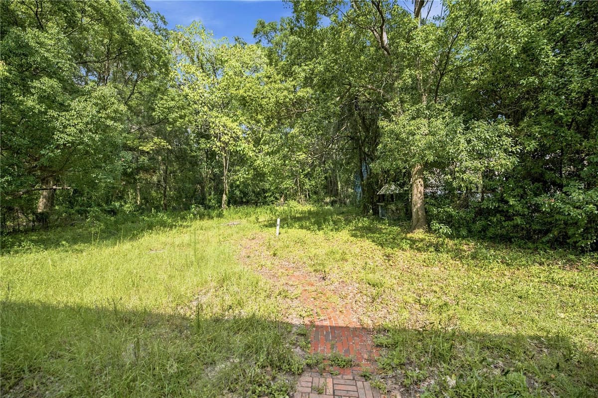2107 8TH ROAD — photo 37 of 42