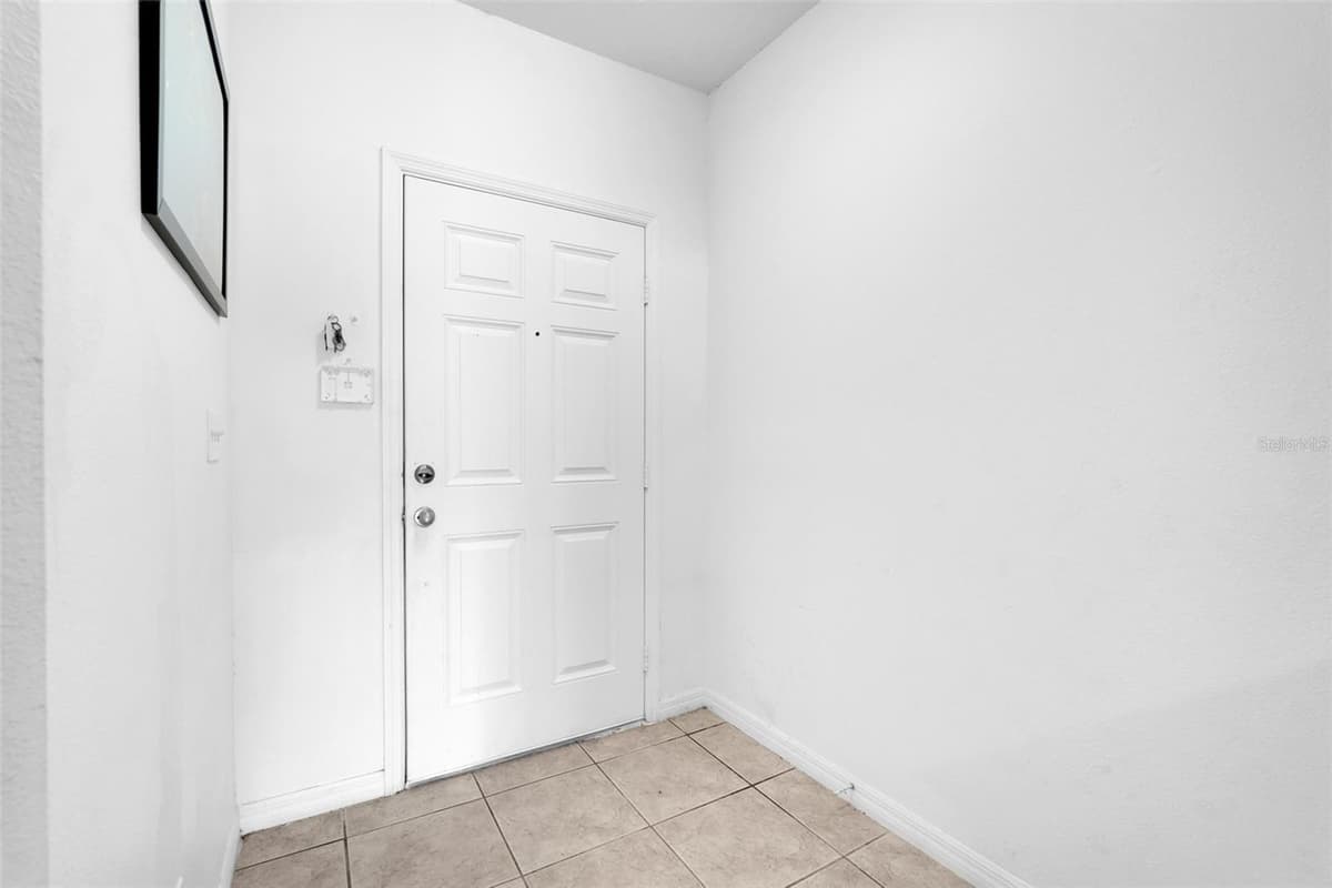 9408 FLOWERING COTTONWOOD ROAD — photo 11 of 47