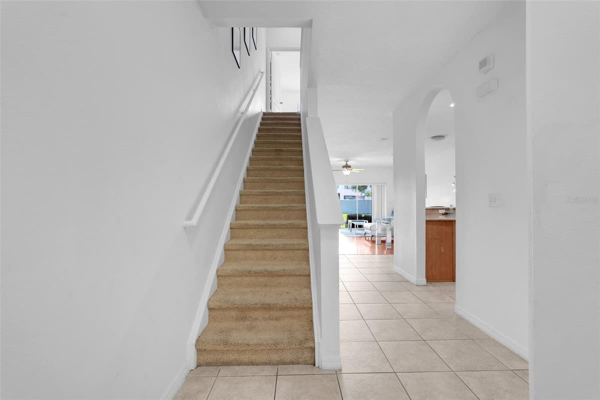 9408 FLOWERING COTTONWOOD ROAD — photo 12 of 47