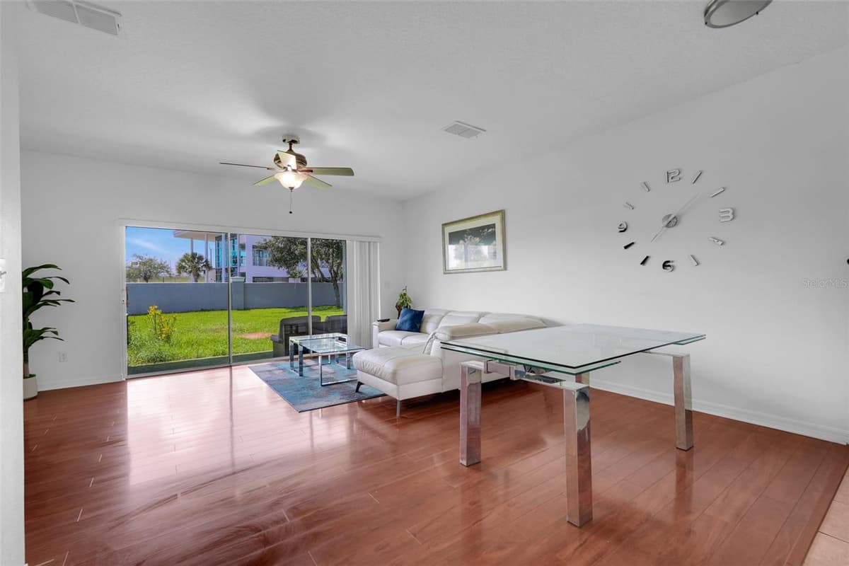 9408 FLOWERING COTTONWOOD ROAD — photo 17 of 47