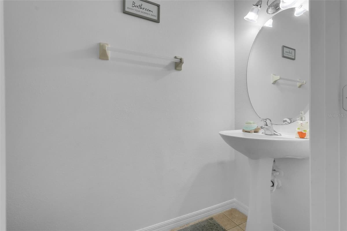 9408 FLOWERING COTTONWOOD ROAD — photo 30 of 47