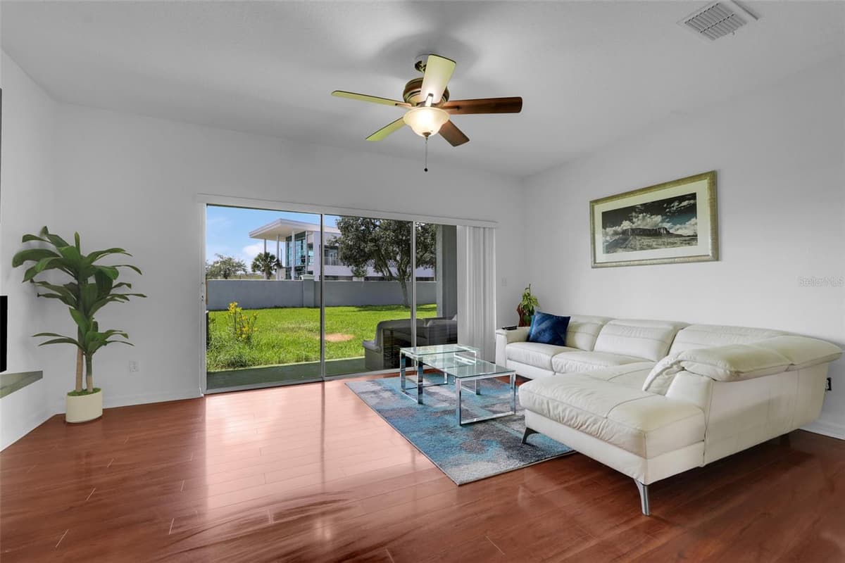 9408 FLOWERING COTTONWOOD ROAD — photo 15 of 47