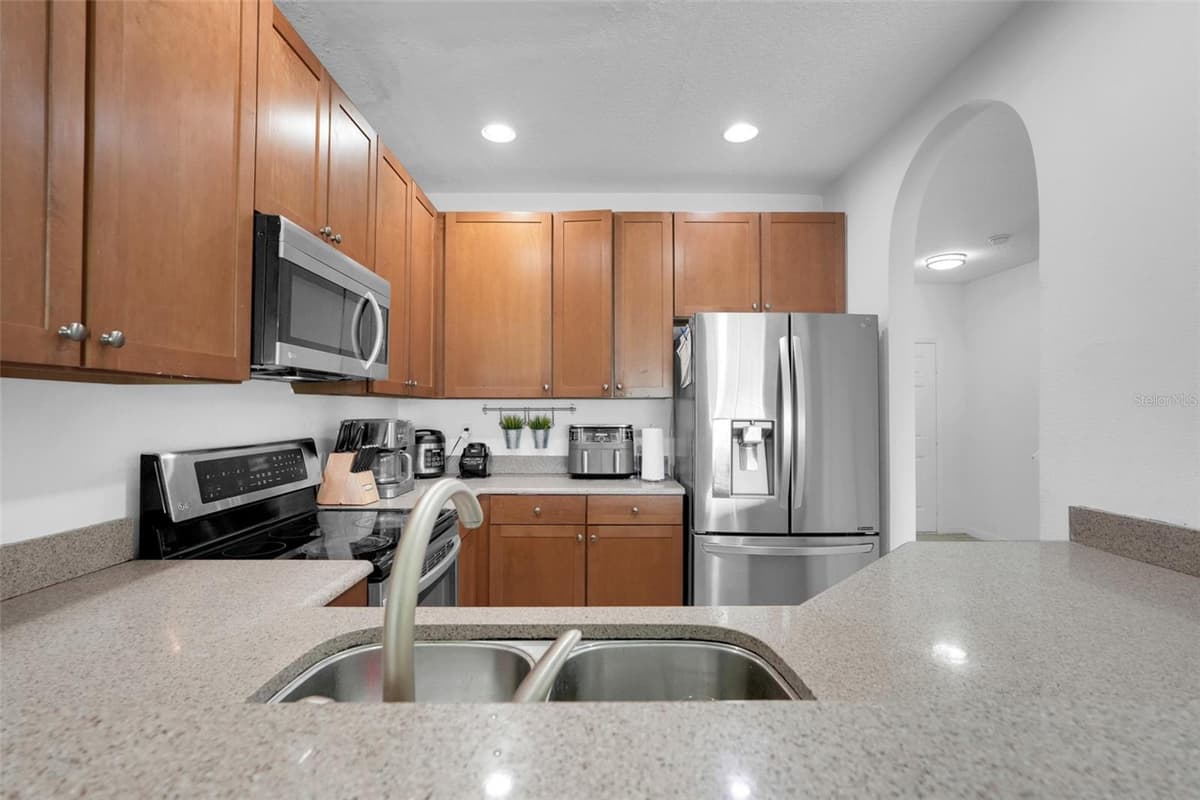 9408 FLOWERING COTTONWOOD ROAD — photo 20 of 47