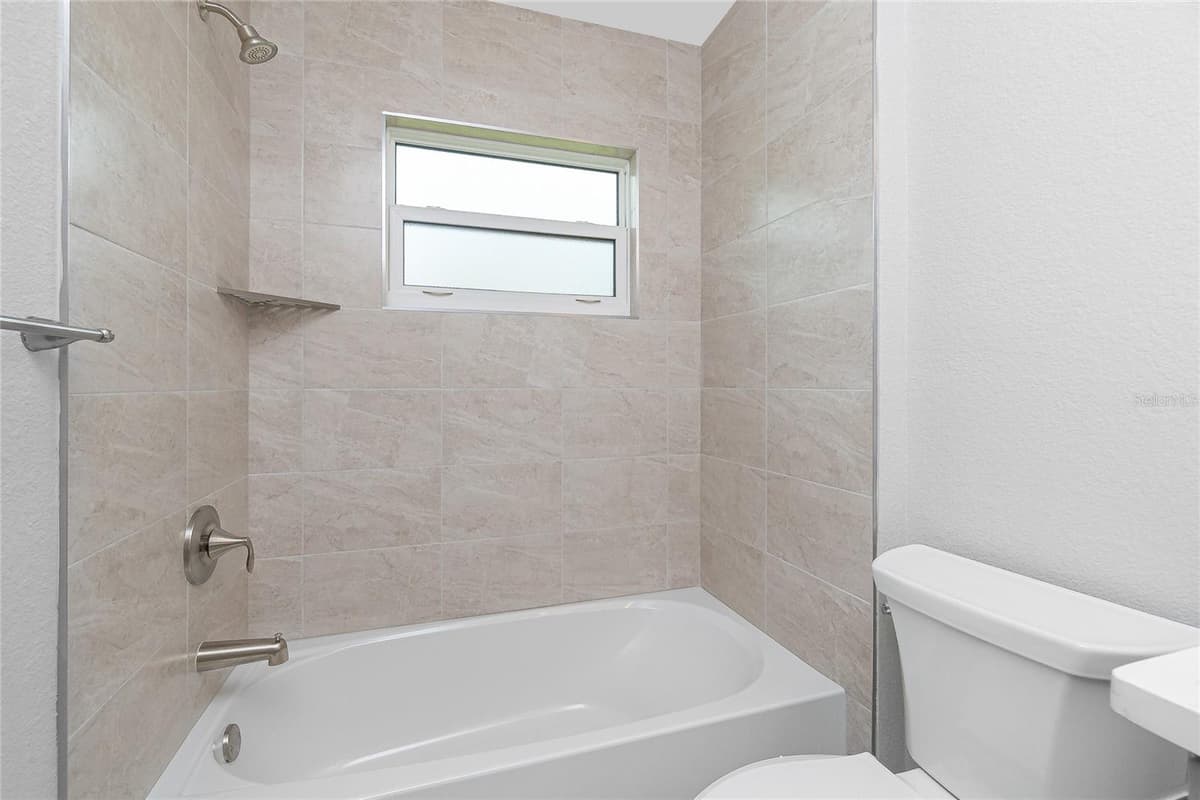 6221 LACHINE AVENUE — photo 23 of 29