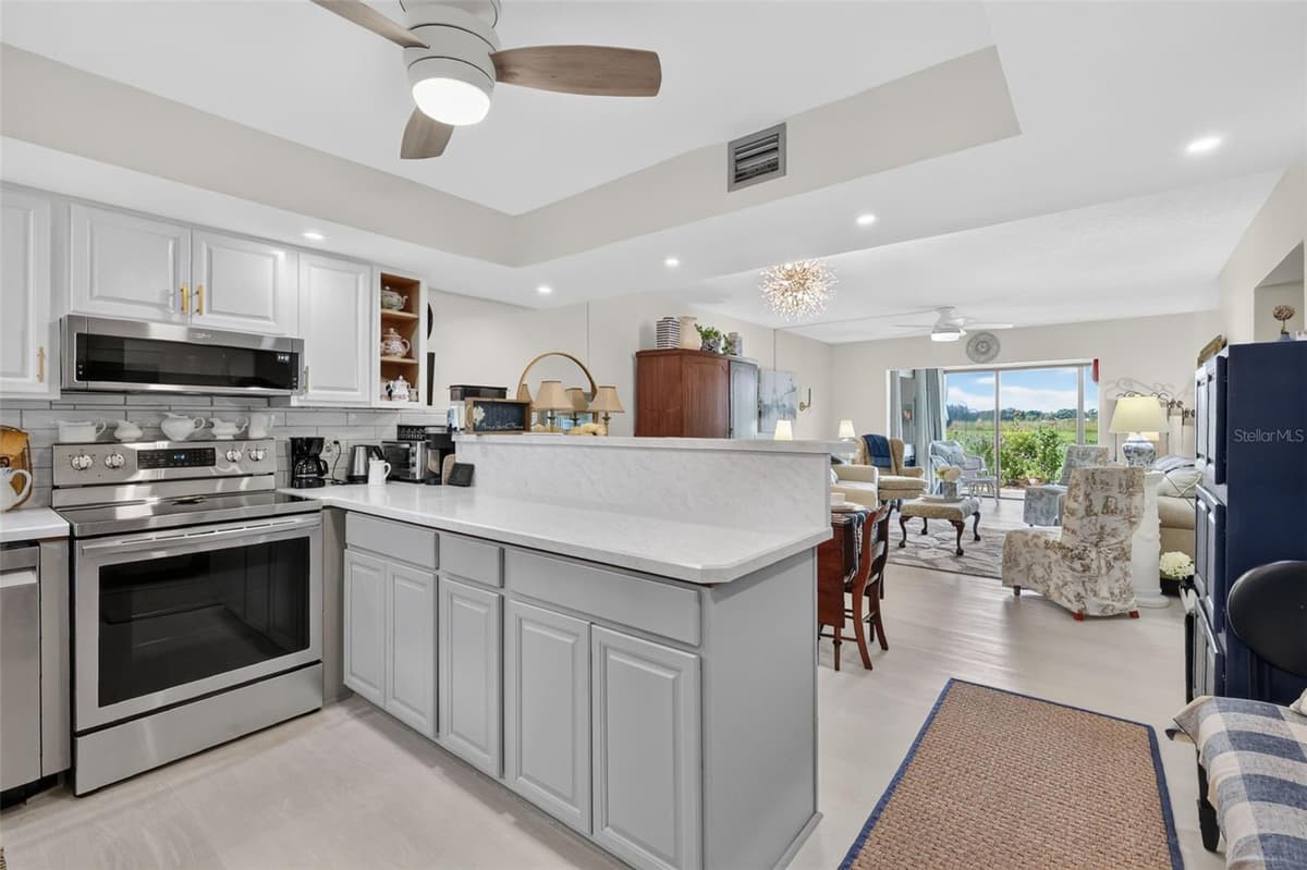 4300 BAYWOOD BOULEVARD — photo 10 of 37