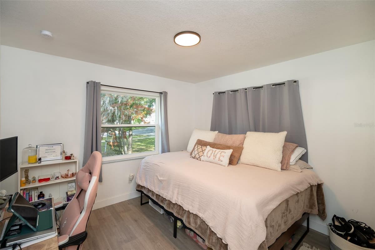 2131 HAINLIN COURT — photo 11 of 40