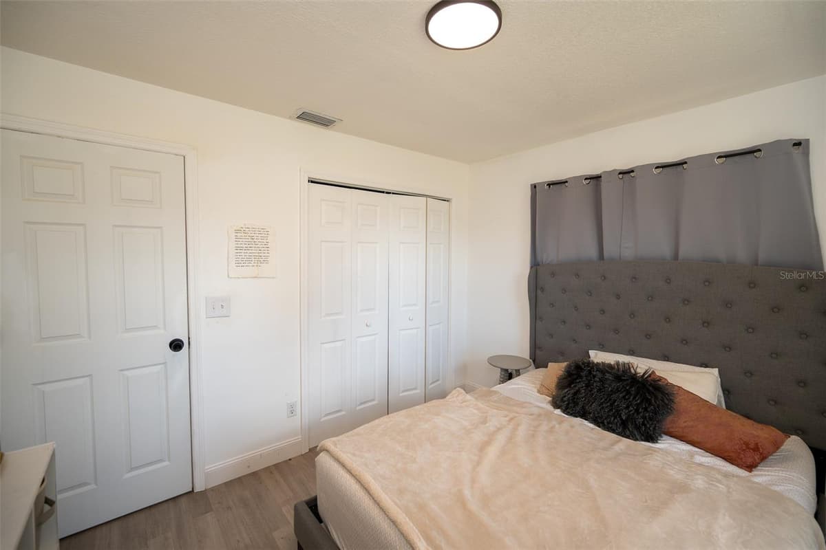 2131 HAINLIN COURT — photo 10 of 40