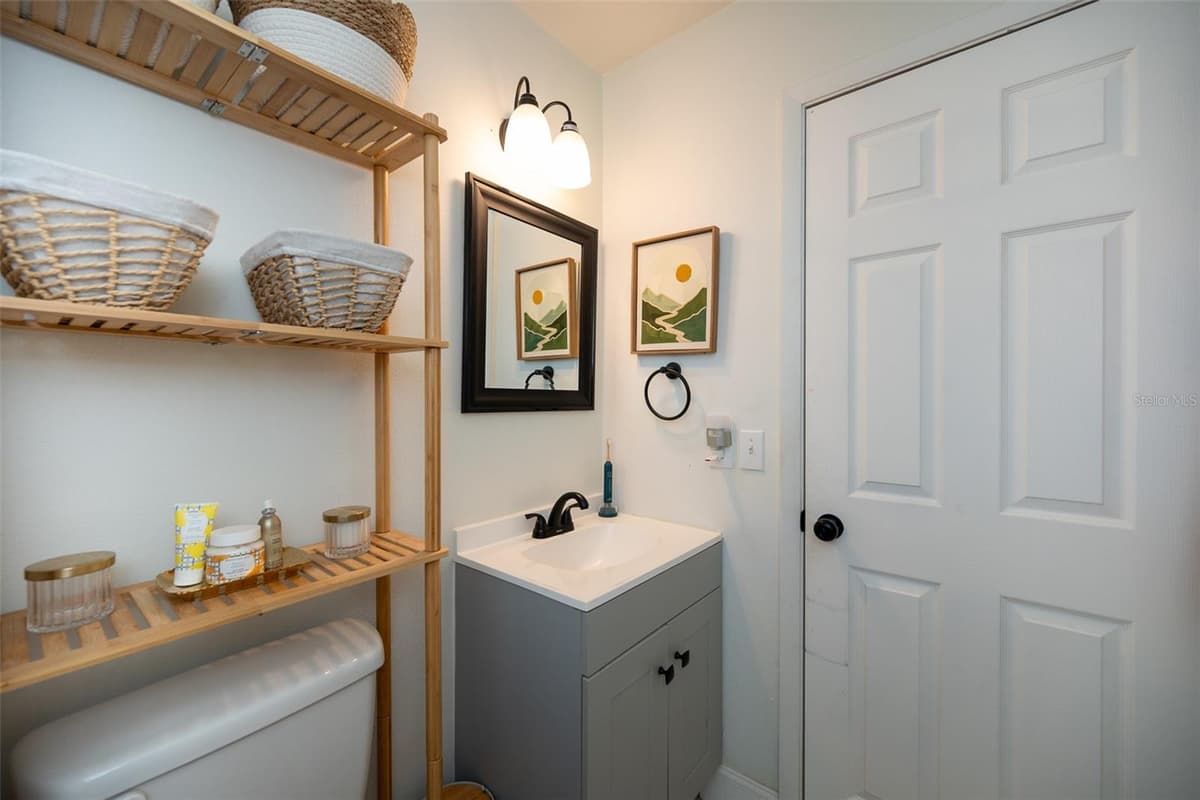 2131 HAINLIN COURT — photo 8 of 40