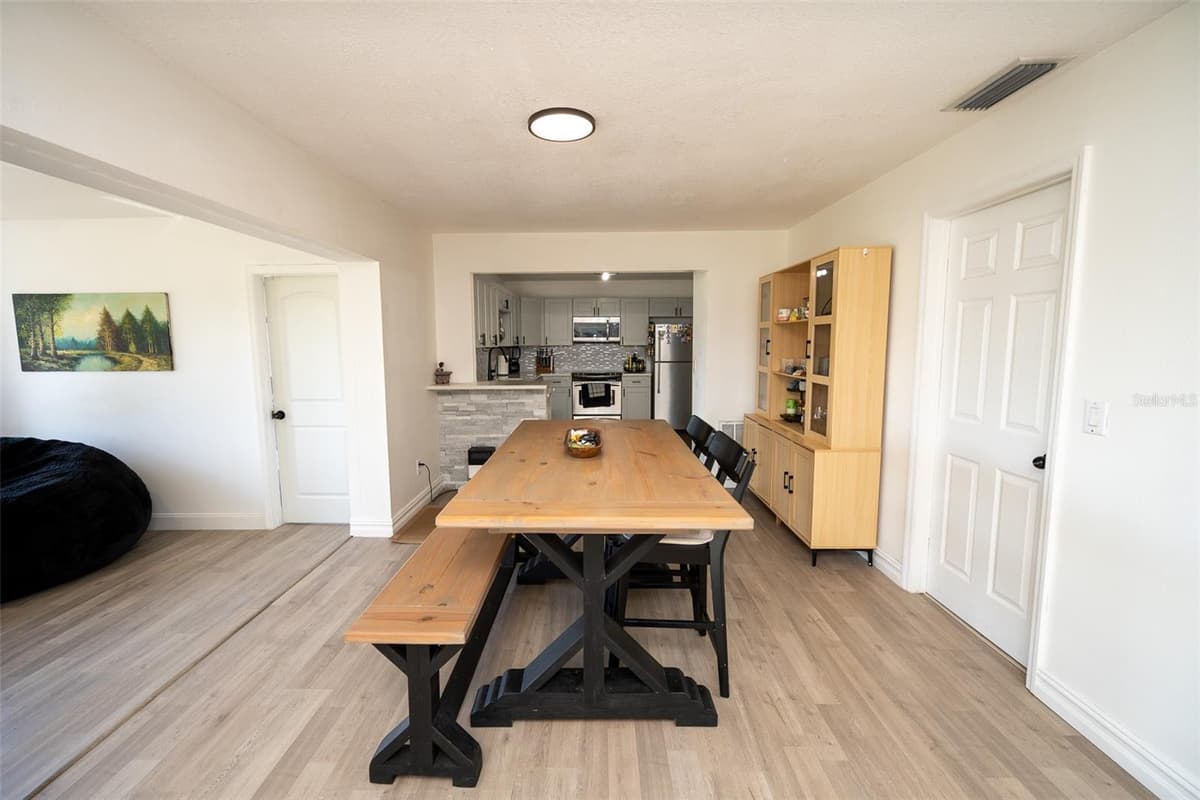 2131 HAINLIN COURT — photo 21 of 40
