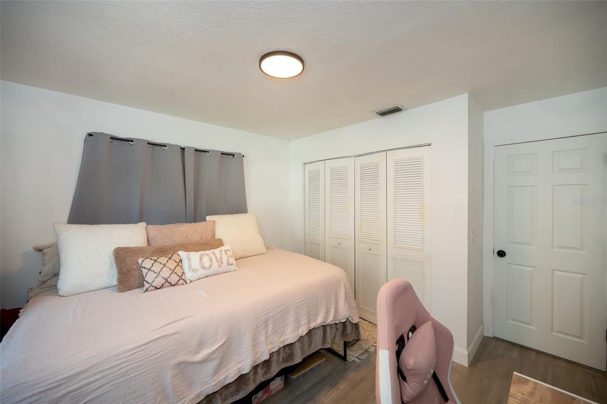 2131 HAINLIN COURT — photo 13 of 40