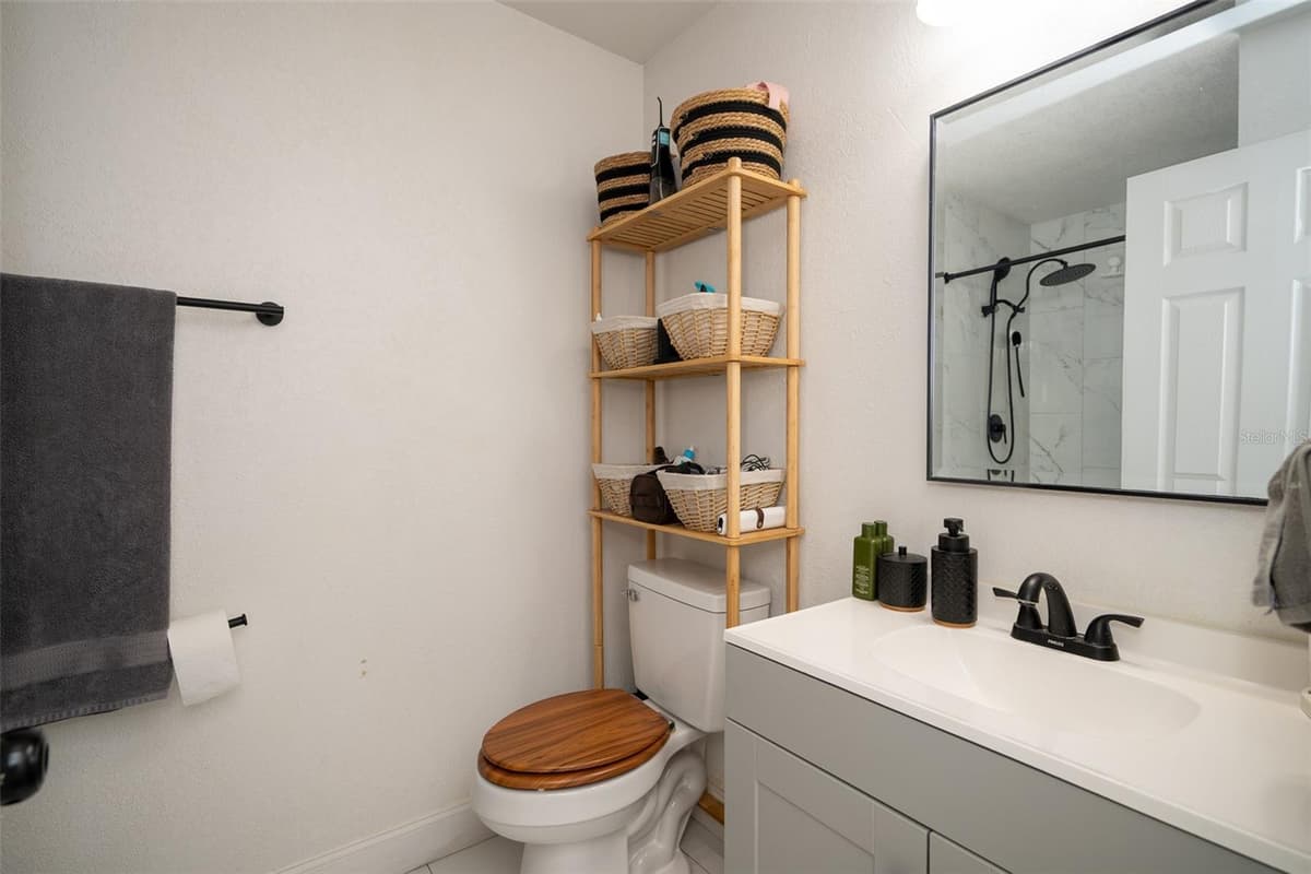 2131 HAINLIN COURT — photo 15 of 40