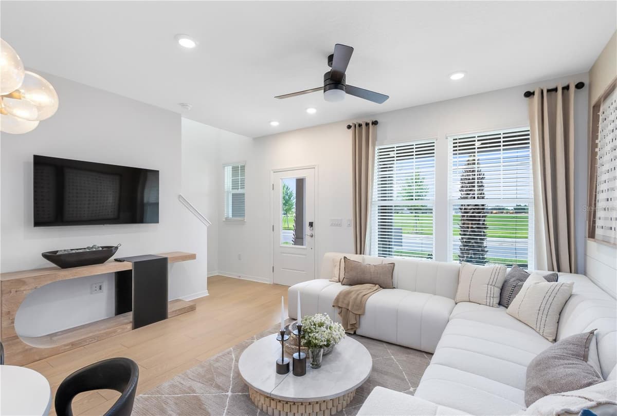 6258 SUNNY TIME AVENUE — photo 10 of 24