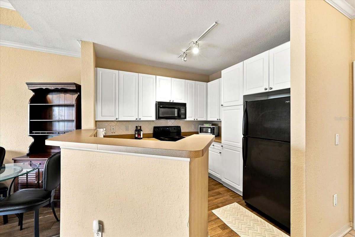 4221 SPRUCE STREET — photo 8 of 22
