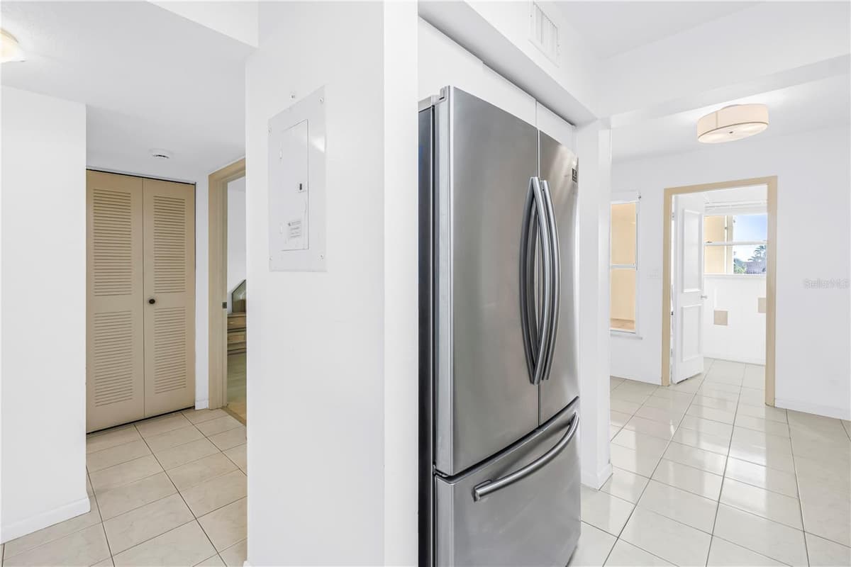 6001 BAHIA DEL MAR CIRCLE — photo 18 of 36