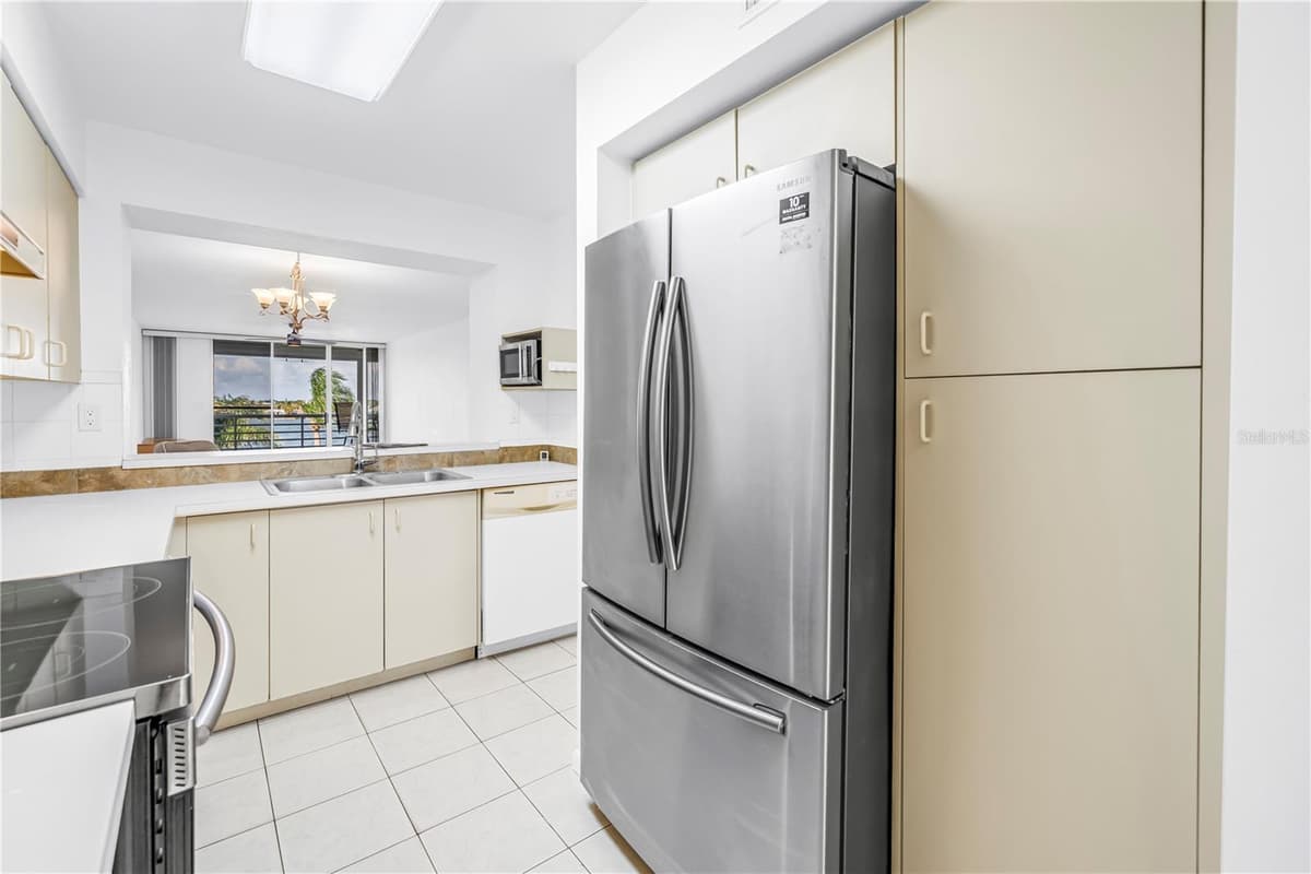 6001 BAHIA DEL MAR CIRCLE — photo 16 of 36