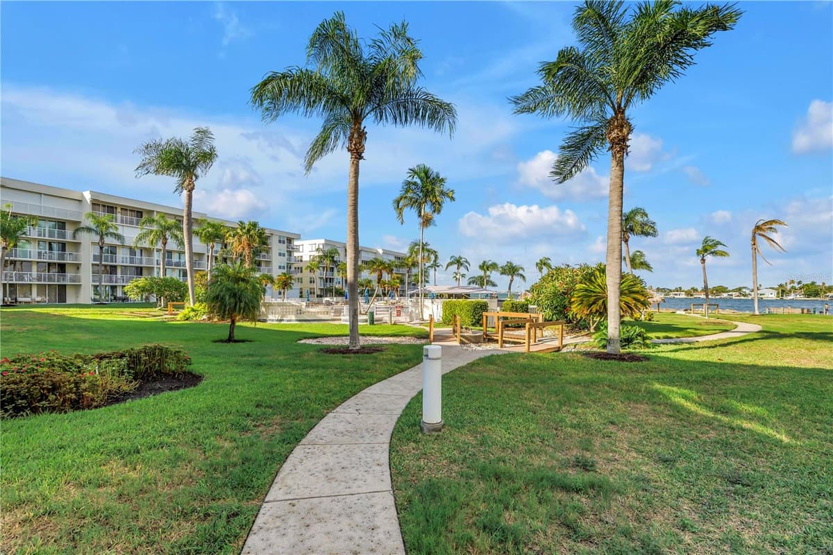 6001 BAHIA DEL MAR CIRCLE — photo 26 of 36