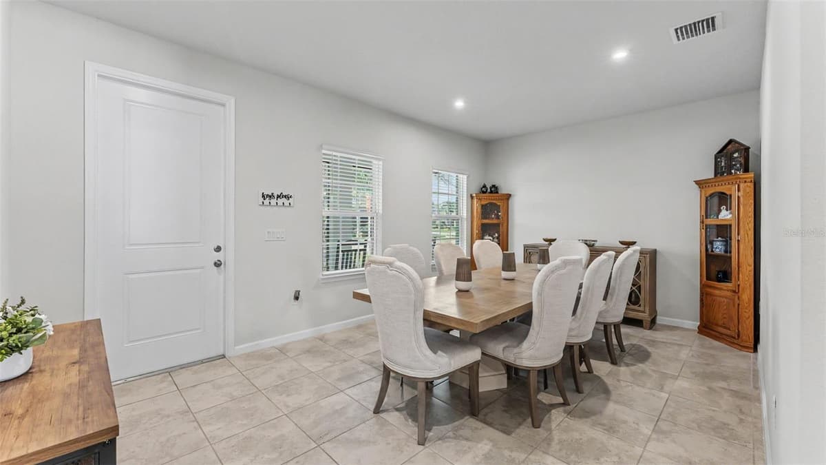 3205 LA SALLE STREET — photo 3 of 65