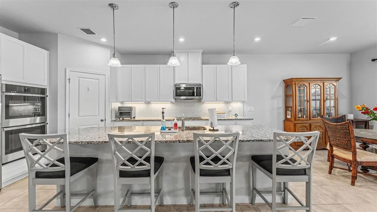 3205 LA SALLE STREET — photo 16 of 65