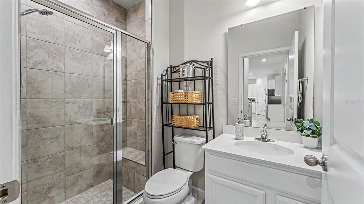 3205 LA SALLE STREET — photo 8 of 65