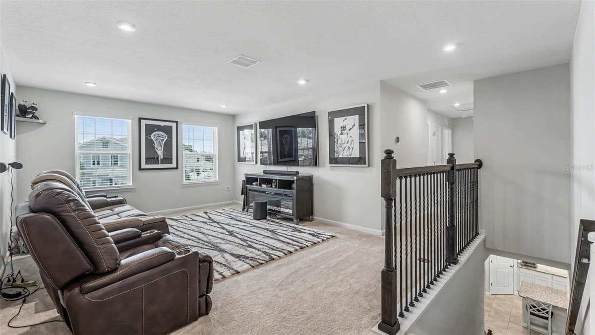 3205 LA SALLE STREET — photo 24 of 65