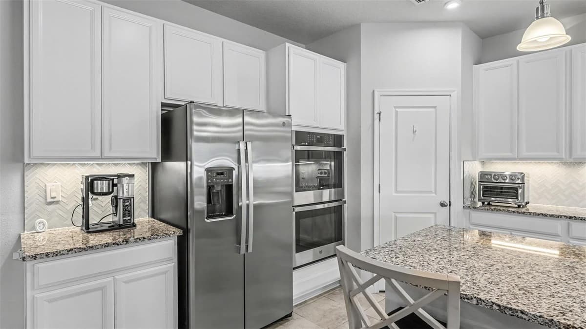 3205 LA SALLE STREET — photo 13 of 65