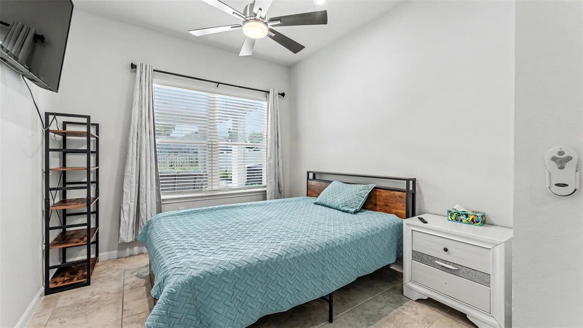 3205 LA SALLE STREET — photo 9 of 65