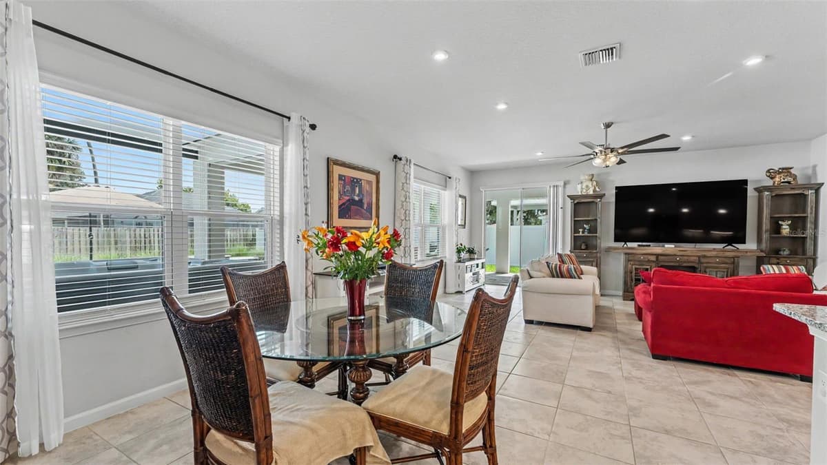 3205 LA SALLE STREET — photo 19 of 65
