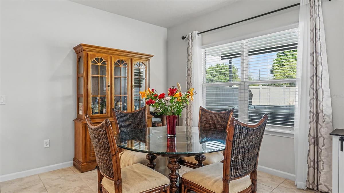 3205 LA SALLE STREET — photo 18 of 65