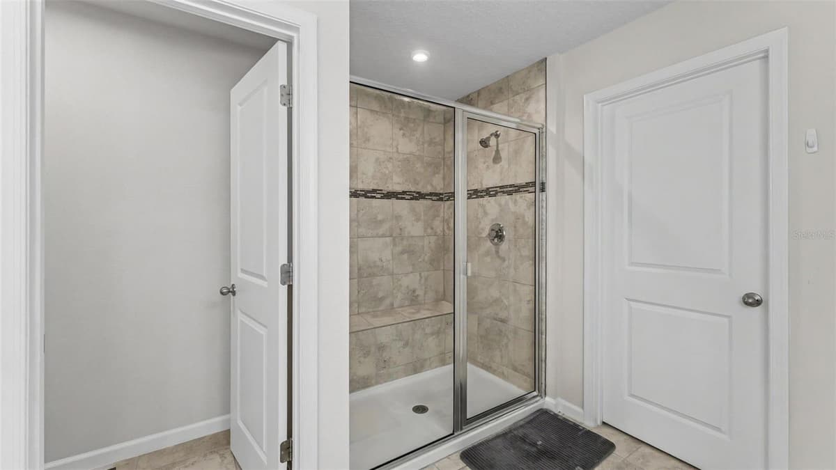 3205 LA SALLE STREET — photo 34 of 65