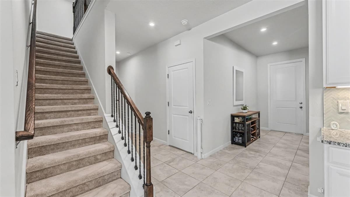 3205 LA SALLE STREET — photo 7 of 65