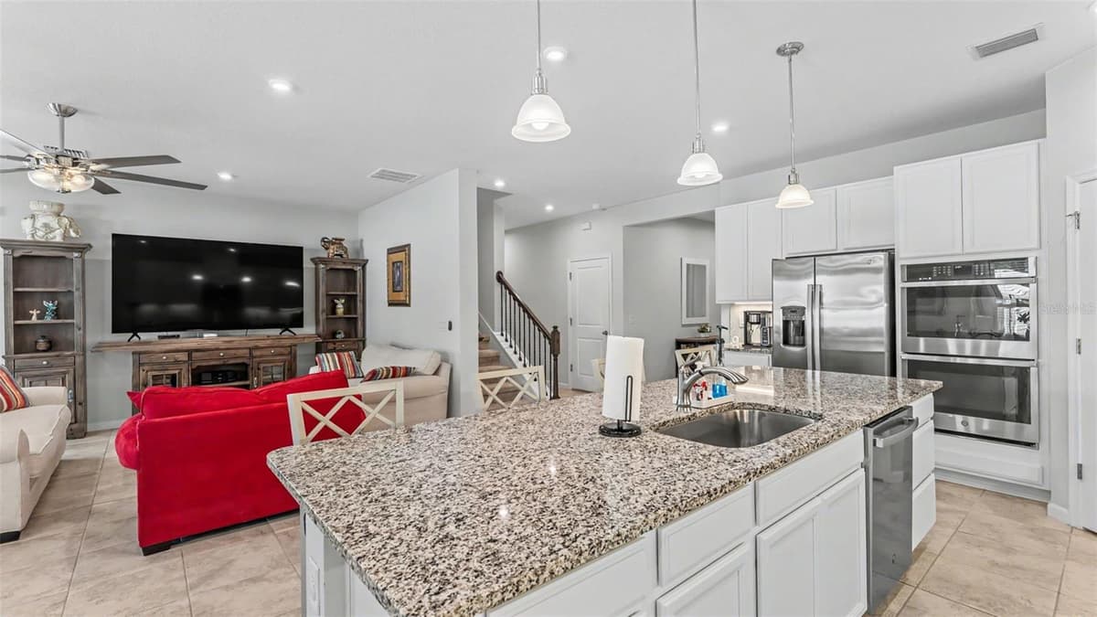 3205 LA SALLE STREET — photo 12 of 65