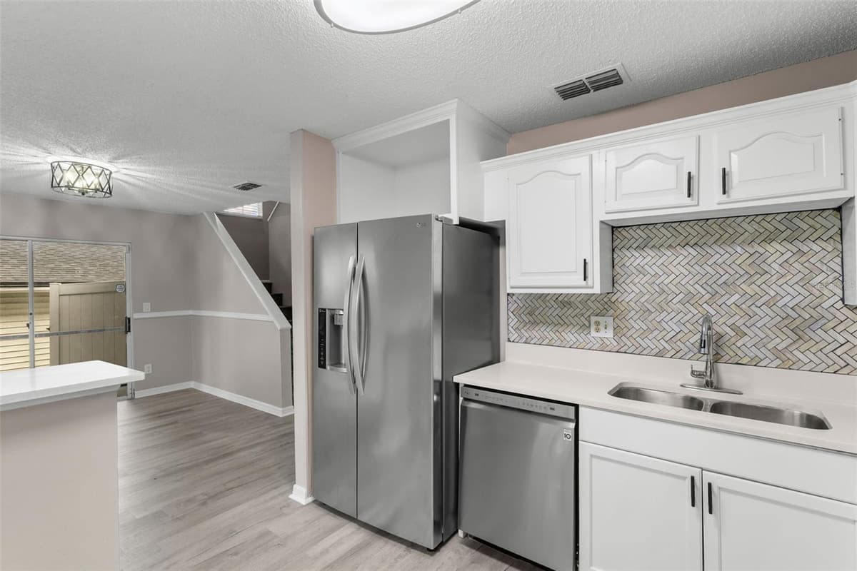 7508 WAKULLA DRIVE — photo 14 of 28