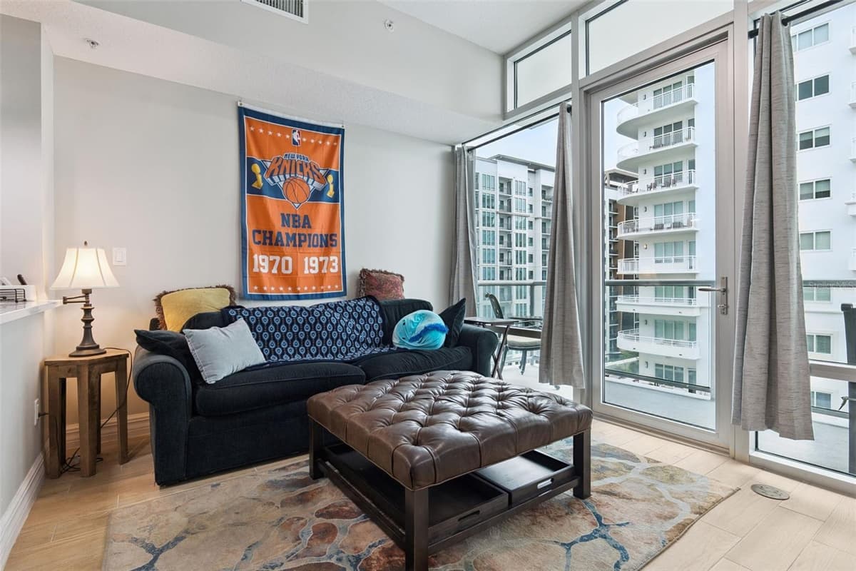 101 EOLA DRIVE — photo 11 of 20