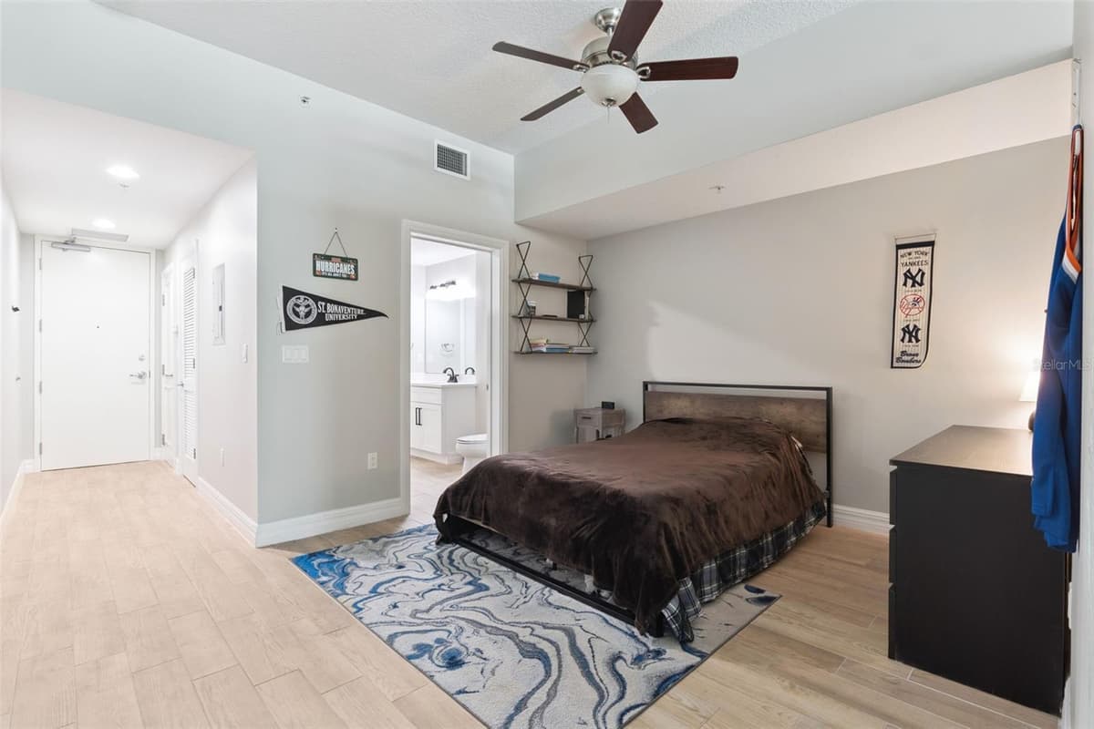 101 EOLA DRIVE — photo 14 of 20