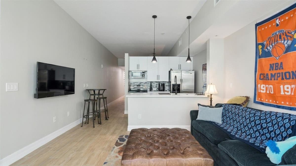 101 EOLA DRIVE — photo 9 of 20