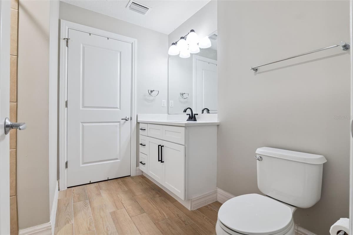101 EOLA DRIVE — photo 15 of 20