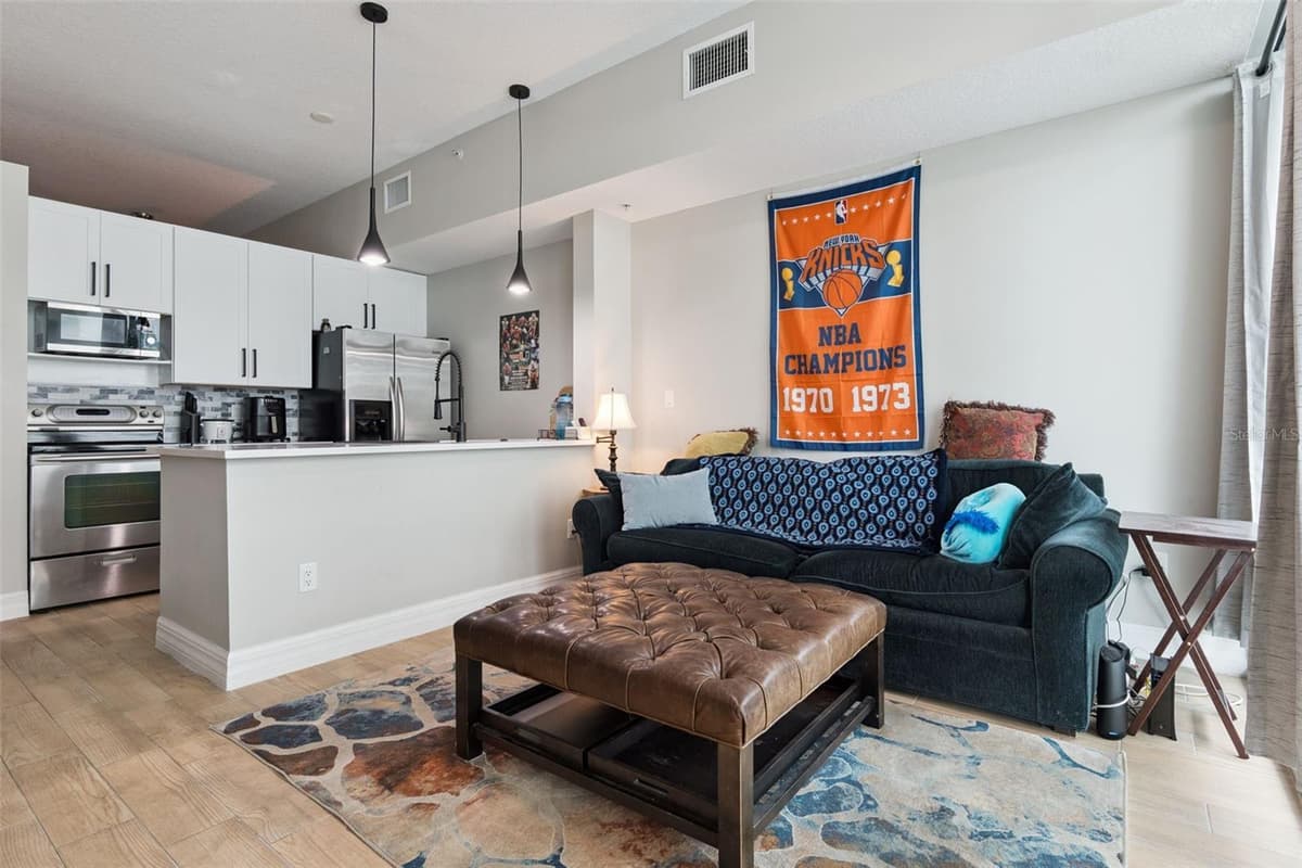 101 EOLA DRIVE — photo 10 of 20