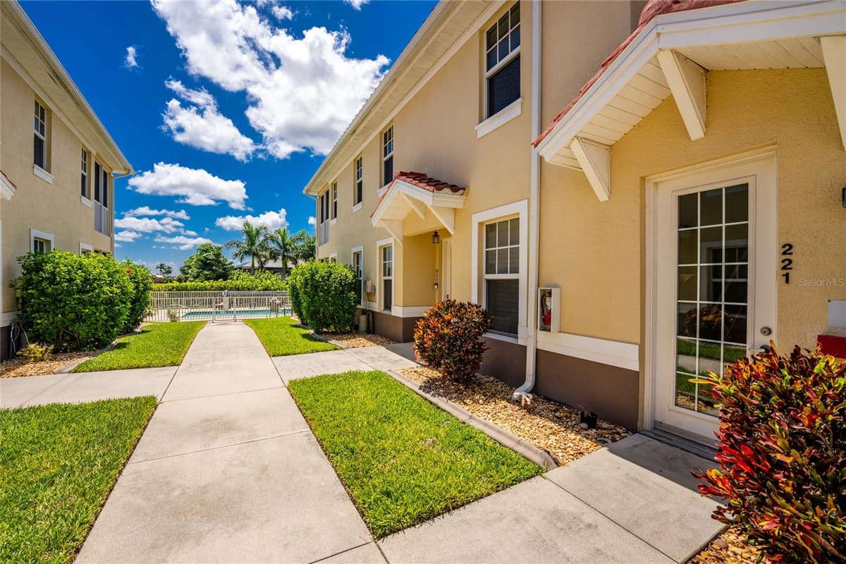 17210 ACAPULCO ROAD — photo 3 of 41