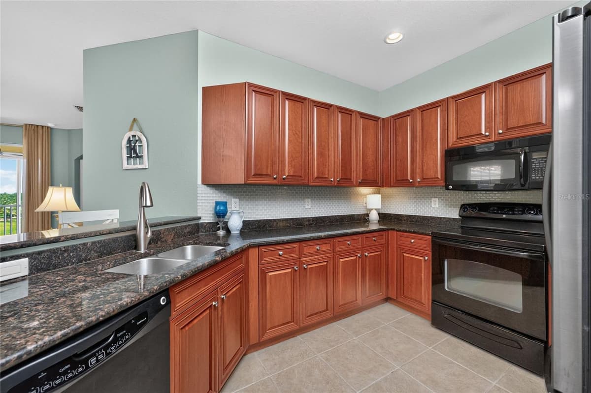 17210 ACAPULCO ROAD — photo 11 of 41