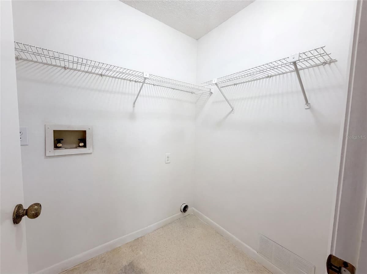 8613 COTTONWAY LANE — photo 13 of 17