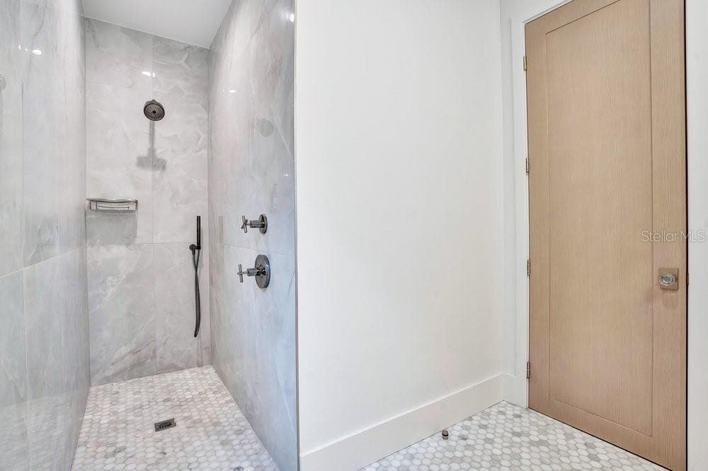 724 2ND AVENUE — photo 33 of 100