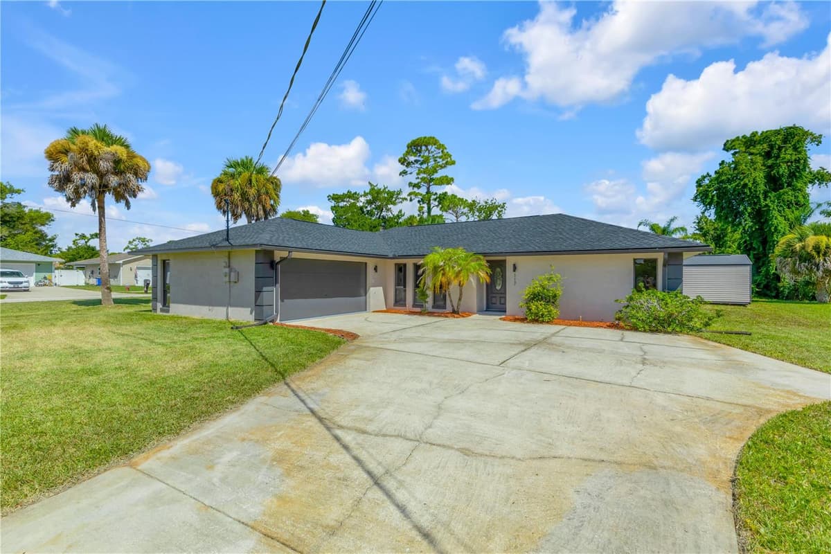 117 POINCIANA ROAD — photo 4 of 68