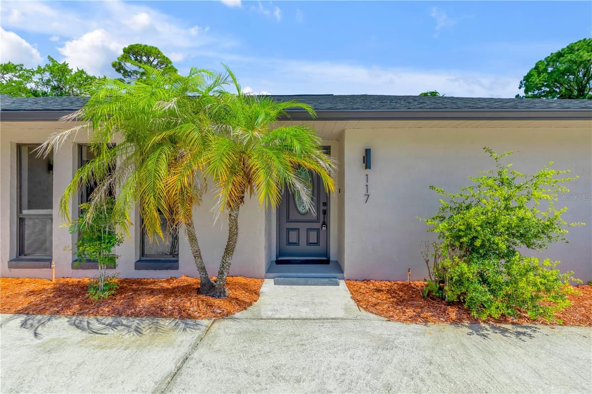 117 POINCIANA ROAD — photo 5 of 68