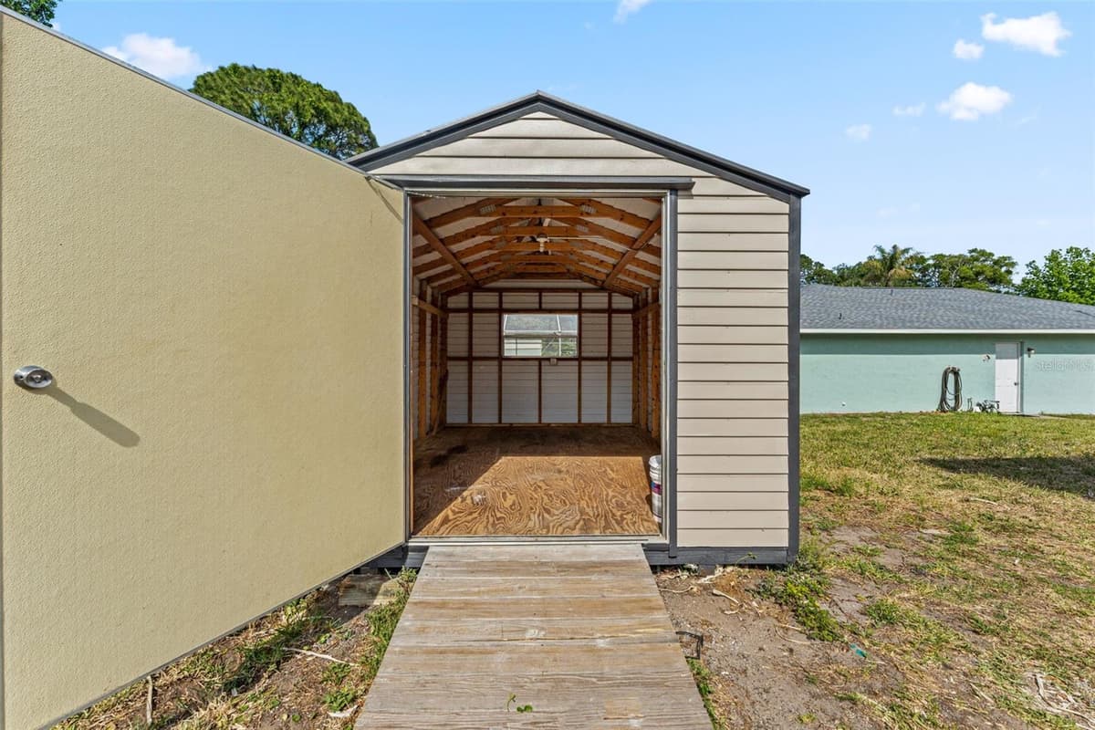 117 POINCIANA ROAD — photo 34 of 68
