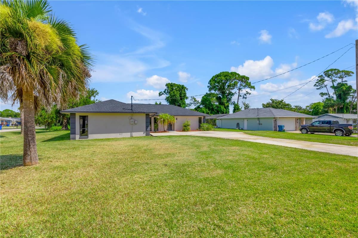 117 POINCIANA ROAD — photo 1 of 68