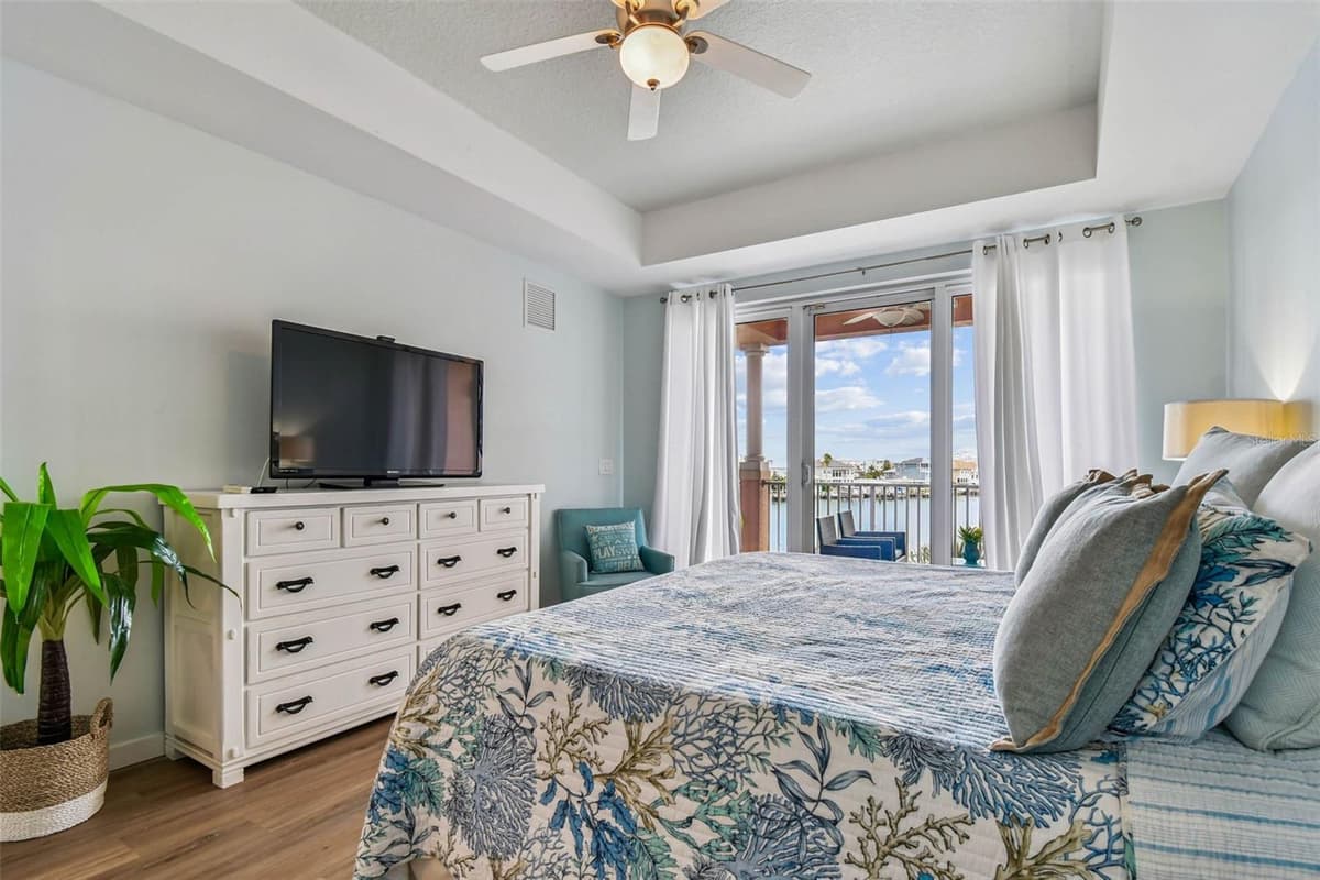530 GULFVIEW BOULEVARD — photo 12 of 42
