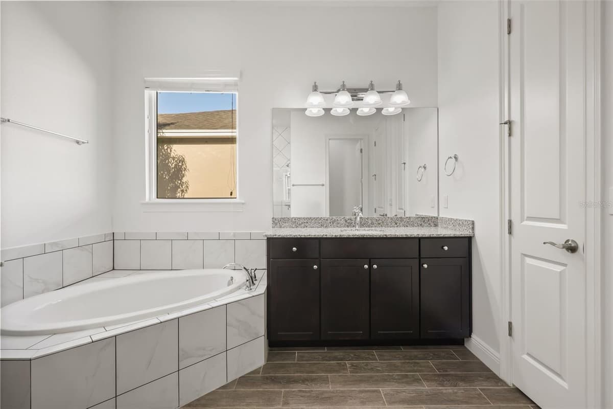 171 BIRCHMONT DRIVE — photo 41 of 52