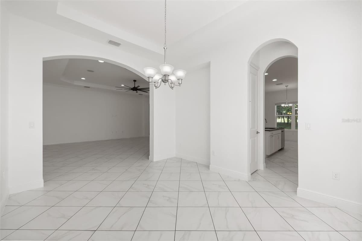 171 BIRCHMONT DRIVE — photo 10 of 52