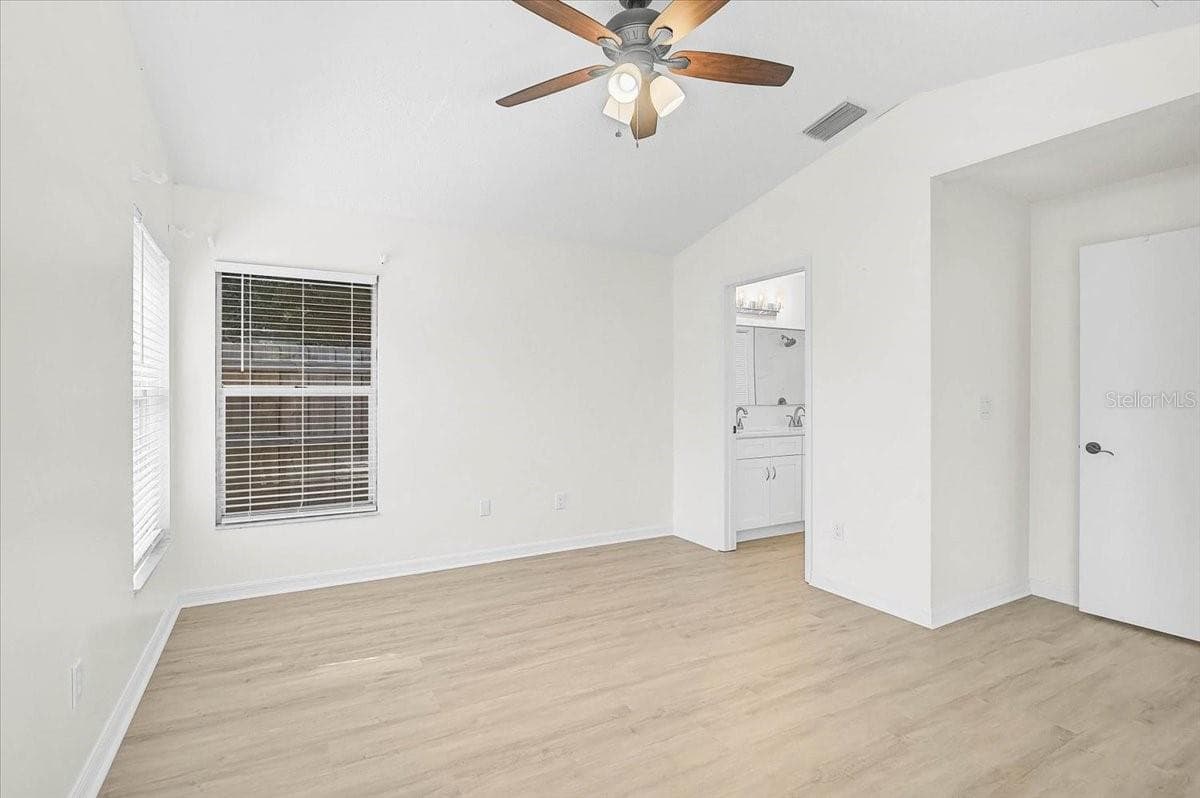 13616 LARAWAY DRIVE — photo 15 of 27