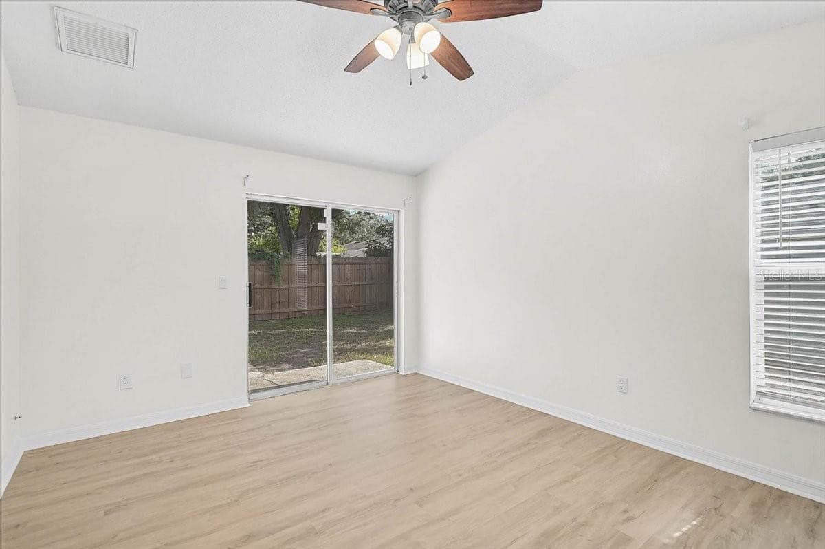 13616 LARAWAY DRIVE — photo 14 of 27